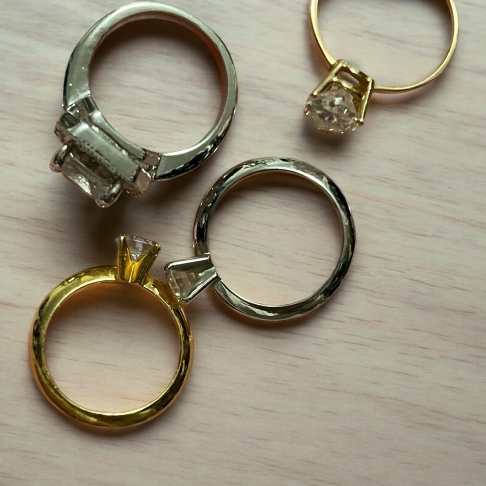 ๐ Four Costume Rings - Picture 3 of 5